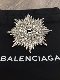Balenciaga брошь Звезда, Италия Новая
