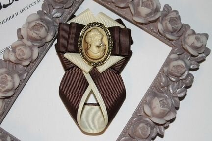 Брошь - жабо на заказ и в наличии