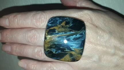 Кабошон петерсит