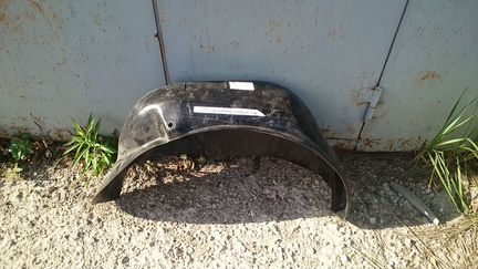 Renault Sandero 1 Подкрылок Локер задний правый