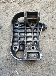 Кронштейн генератора 3.0 дизель VW Туарег Ауди Q7