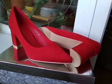 Туфли замшевые красные