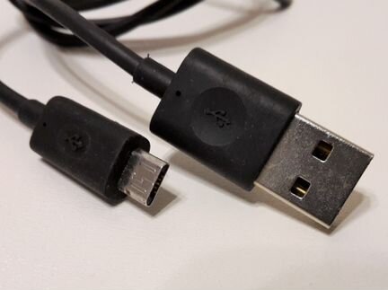 Короткий белый кабель USB - микро-USB (micro USB)