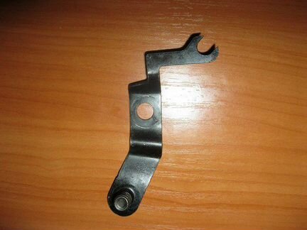 Кронштейн облицовки радиатора правый только кабины