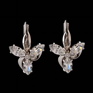 Серьги из серебра с фианитовыми вставками