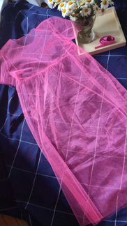 Фатиновое платье неонового розового цвета