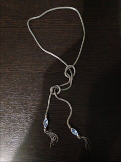 Цепочка с голубыми камнями