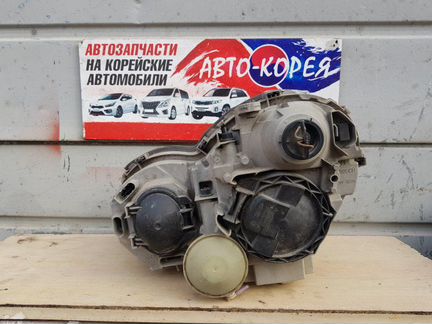 Фара передняя правая Mercedes Benz W203 2000-2004
