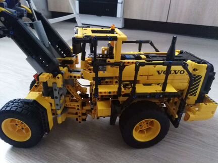 Lego Technic 42030 Volvo L350 автопогрузчик