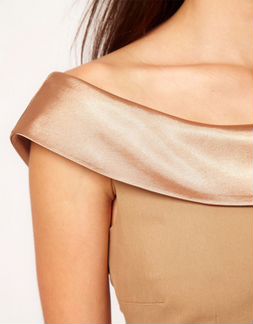 Стильное платье цвета кэмел