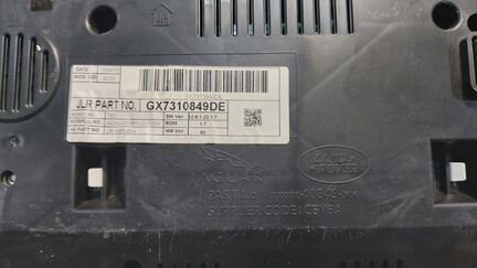 Панель приборов Jaguar Xe X760 2015