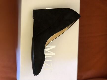 Туфли замшевые на танкетке Nando Muzi. Маркировка