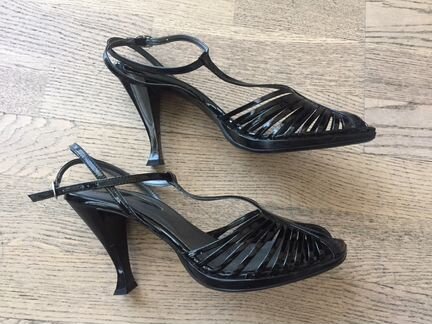 Босоножки Enzo Angiolini