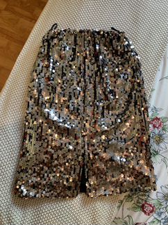 Юбка миди серебристая с пайетками