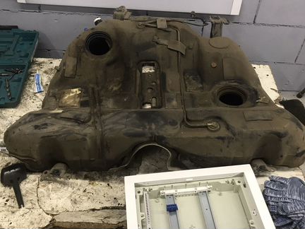 Продам бак на хс 90 Вольво бензин