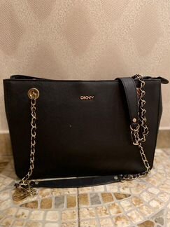Кожаная черная сумка dkny