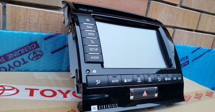 Монитор Toyota Land Cruiser 200