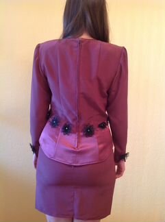 Костюм цвет бордо