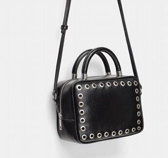 Сумка Zara с заклёпками в отличном состоянии