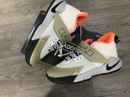 Баскетбольные кроссовки Nike Lebron 12