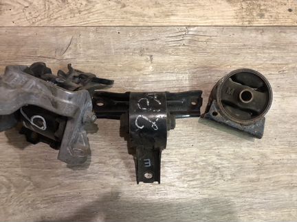 Крепление двс АКПП outlander xl