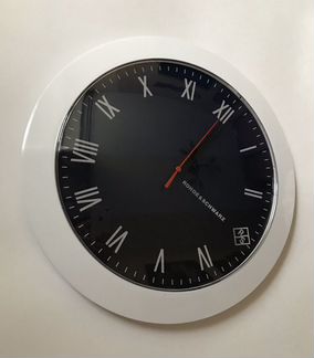 Часы настенные новые в коробке 31 см