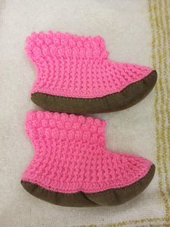 Вязаные тапочки ручной работы