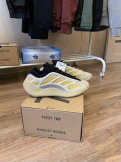 Adidas Yeezy 700 V3 Safflower