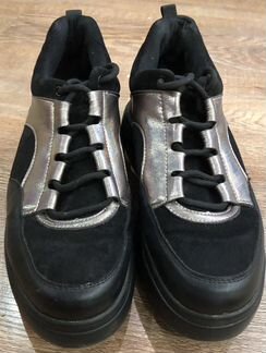 Женские кроссовки на высокой платформе