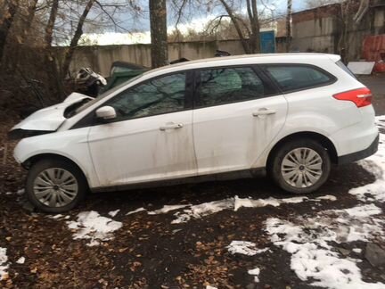 Ford Focus 1.6 МТ, 2017, битый, 50 000 км