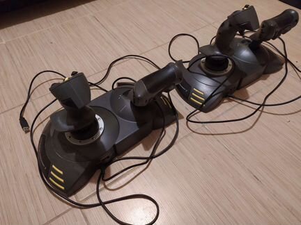 Джойстик для авиасимулятора Thrustmaster