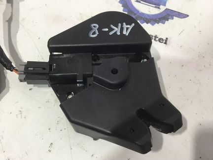 Замок крышки багажника Honda Accord 8