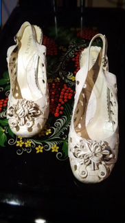 Босоножки Absent