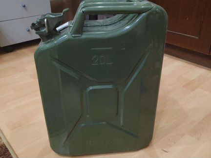 Канистра для топлива 20 литр. Металлическая rexxon