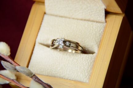 Золотое кольцо с бриллиантами