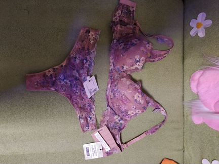 Комплект Бюстгальтер и трусики новый