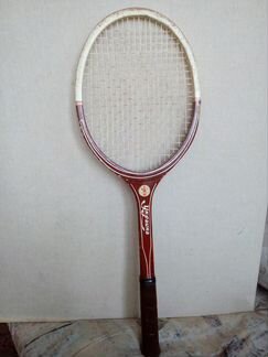 Тенисная ракетка