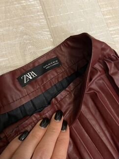 Юбка плиссированная zara из экокожи