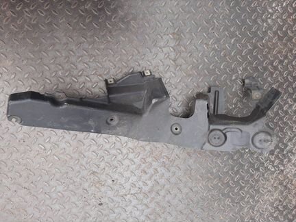 Кожух рулевого механизма правый нижний Bmw X6 F16