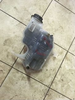 Расширительный бачок Land Rover Discovery 4 L319