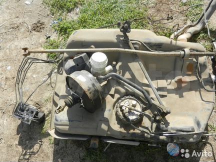 Бензобак на Мицубиси каризма