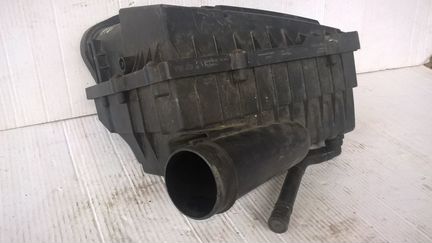 Корпус воздушного фильтра VW Джетта-5 2006-2010