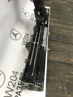 Центральная стойка порог Мерседес w204