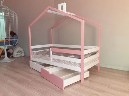 Детская кровать домик