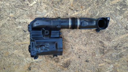 Корпус воздушного фильтра Mercedes GLC 43 AMG X253